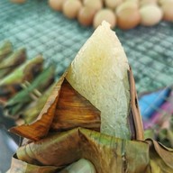 ลุงจ่อย ไข่ปิ้งหน้าอาชีวะ