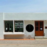 นพ คาเฟ่แอนด์บิสโทร บ้านดงม่อนกระทิง