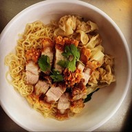 เมนูของร้าน ร้านข้าวหมูแดง กรอกยายชา