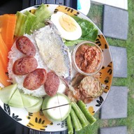 ข้าวคลุกน้ำพริกบ้านนิวตรอน