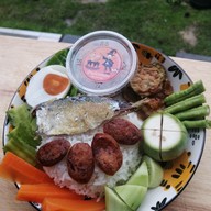ข้าวคลุกน้ำพริกบ้านนิวตรอน