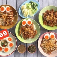 ข้าวหมูทอดอิ่มท้อง เอกชัย69 สูตรนายเบียร์ -