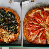 เมนูของร้าน Pizza hub@wongsawang ( i am pizza)