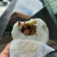 ซาลาเปาทับหลี ประกายจันทร์ ฟิวเจอร์พาร์ค และสเปลล์