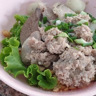 เมนูของร้าน รุ่งเรือง (ตั๋ง) ก๋วยเตี๋ยวหมู สุขุมวิท26 เจ้าเก่า สุขุมวิท 26