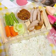 เมนูของร้าน Hom'm  หอม'ม ข้าวน้ำพริก/ไข่เจียว/ชาบูเสียบไม้