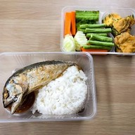 เมนูของร้าน Hom'm  หอม'ม ข้าวน้ำพริก/ไข่เจียว/ชาบูเสียบไม้
