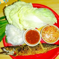 ปลาเผา+ผลไม้