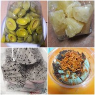 ผลไม้สดดองริมทาง ลูกชิ้นปลาระเบิด ผลไม้สด  ยำ น้ำอัดลม น้ำปลา่าว