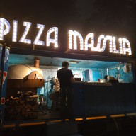 บรรยากาศ Pizza Massilia เย็นอากาศ