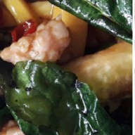 ผลไม้สดดองริมทาง ลูกชิ้นปลาระเบิด ผลไม้สด  ยำ น้ำอัดลม น้ำปลา่าว