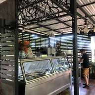 เรือนร่มไม้