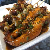 กุ้งถังเสียบไม้เจ้าแรกในพัทยาชลบุรี (น๊อตโตะทะเลถังแตก)
