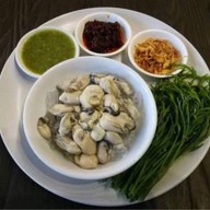 🍱 ยำ 65.บาท💸เซโต้ ที่แม่ค้าสวยๆ ถูก สะอาด อร่อย อิ่ม แม่ค้าหน้ารัก ;)