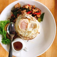 เรือนร่มไม้