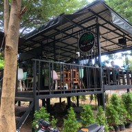 เรือนร่มไม้