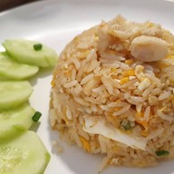 ข้าวผัดกระทะทะลุ วัดใหญ่