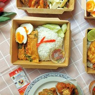 เมนูของร้าน นิลทิมพง ข้าวปลาทอด ข้าวแมวกะพง (NinTimPong Deep Fried Fish - Charoen Krung 63) เจริญกรุง63