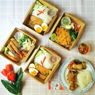 เมนูของร้าน นิลทิมพง ข้าวปลาทอด ข้าวแมวกะพง (NinTimPong Deep Fried Fish - Charoen Krung 63) เจริญกรุง63