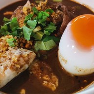 ก๋วยเตี๋ยวเรือกากหมูอยุธยา ถนนจันทน์.