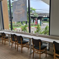 บรรยากาศ Cofee Journey ปั๊มเอสโซ่ เลียบทางด่วน (CDC)