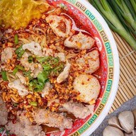 ก๋วยเตี๋ยวต้มยำหมูระเบิด หมูระเบิด ภาสว่าง