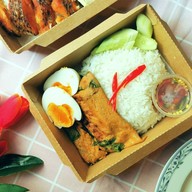 เมนูของร้าน นิลทิมพง ข้าวปลาทอด ข้าวแมวกะพง (NinTimPong Deep Fried Fish - Charoen Krung 63) เจริญกรุง63