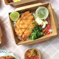 เมนูของร้าน นิลทิมพง ข้าวปลาทอด ข้าวแมวกะพง (NinTimPong Deep Fried Fish - Charoen Krung 63) เจริญกรุง63