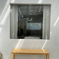 Sleek Cafe