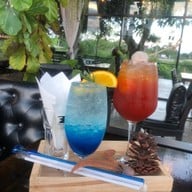 F Box Cafe