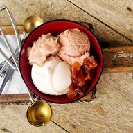 เวียงทองไอศกรีมโฮมเมด  - หัวถนน