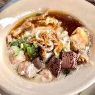 ก๋วยจั๊บนอกเมือง