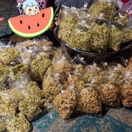 แม่เล็กขนมใบตอง ตลาดกังสดานไนท์