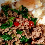 ตี๋โตกะเพราถาด โพธิ์แก้ว