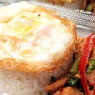 ชายสี่ บะหมี่เกี๊ยว @แหลมฉบัง