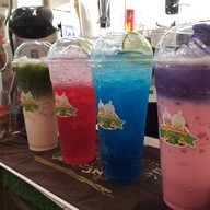 สาวภูไทผลไม้ปั่น-หน้าร้อยเอ็ดพลาซ่า