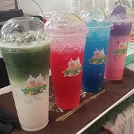 สาวภูไทผลไม้ปั่น-หน้าร้อยเอ็ดพลาซ่า