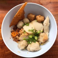 สามเกลอ ก๋วยเตี๋ยวแคะ