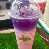 สาวภูไทผลไม้ปั่น-หน้าร้อยเอ็ดพลาซ่า