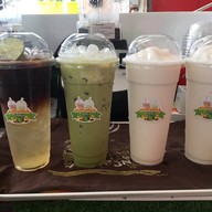 สาวภูไทผลไม้ปั่น-หน้าร้อยเอ็ดพลาซ่า