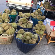 เจ๊แต๋ม ทุเรียนคัดพิเศษเกรดพรีเมียม นวนคร