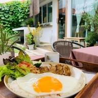 ไก่ไข่ คิทเช่น - สวนดอก Suan dok