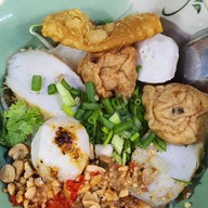 ก๋วยเตี๋ยวลูกชิ้นปลานายเม้ง สาขาตลาดเปิดท้ายโลตัส-พระราม2