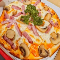 เฮลโลพิซซ่าโฮมเมด 69 ปังปิ้งฉ่ำแฉะ(ร้านอยู่หมู่บ้านทรัพย์มาลี โครงการ8 ซอย3)