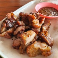 ลาบยโส&แจ่วฮ้อนยโส สาขาเพชรดำคาเฟ่