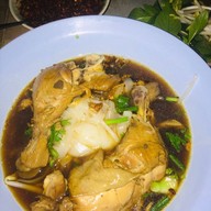 ก๋วยเตี๋ยวเป็ด-ไก่ by ป้าดา ตลาดหนองหอย