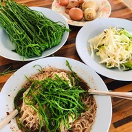 ร้านข้าวปุ้นกุดสะกอย