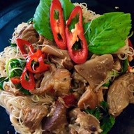 เมนูของร้าน ครัวคุณต้อม เตี๋ยวตุ๋นหม้อไฟ
