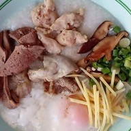 โจ๊กนายฮุย ตลาดสมสุขข้างตึกจัสมิน