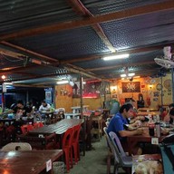 ครัวอีสานตำนานลูกข้าวเหนียว (จิ้มจุ่มทางรถไฟบางพระ)